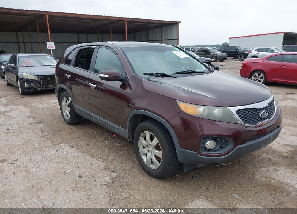 2011 KIA SORENTO LX VIN: 5XYKT3A11BG005083