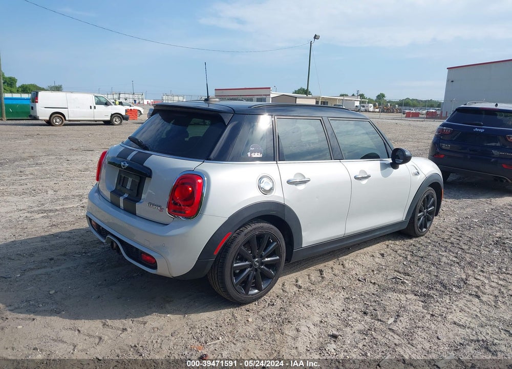 2018 MINI HARDTOP COOPER S VIN: WMWXU3C5XJ2F50369