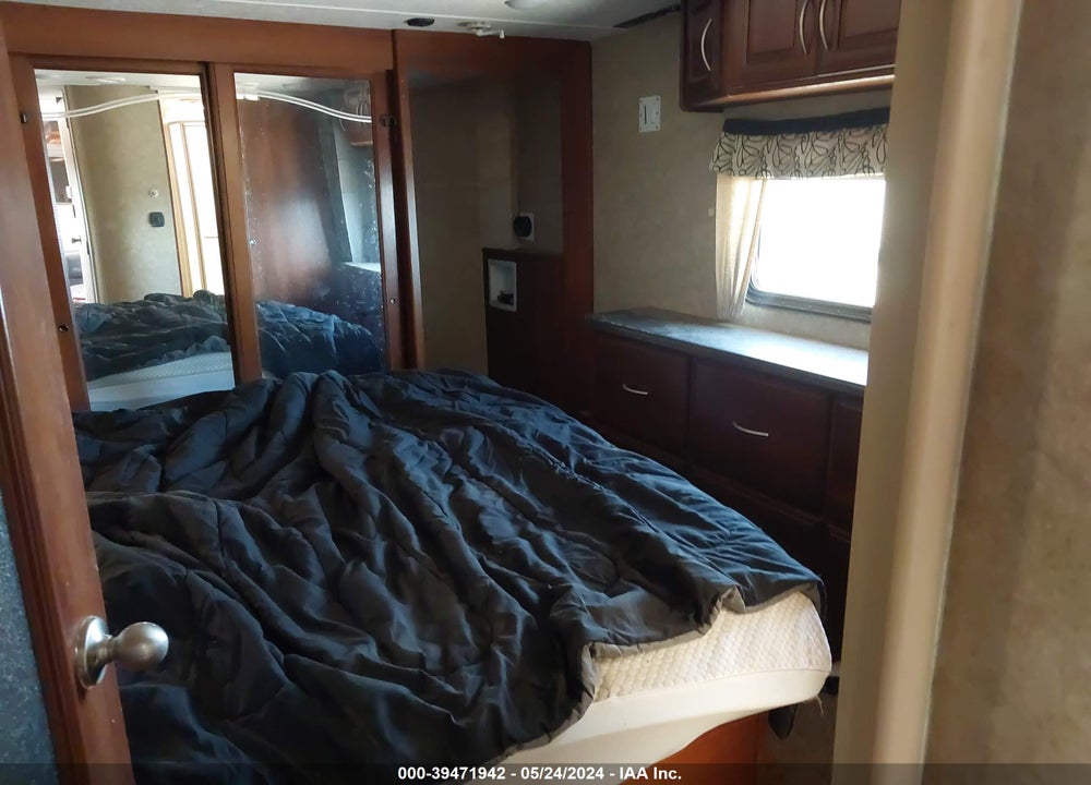 2014 FOREST RIVER SANIBEL 40' 5TH WHEEL VIN: 5ZT3SN1B2EG700717