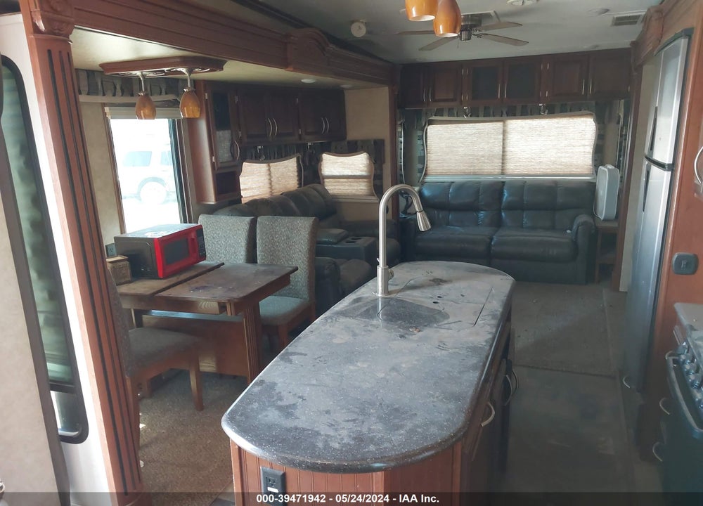 2014 FOREST RIVER SANIBEL 40' 5TH WHEEL VIN: 5ZT3SN1B2EG700717