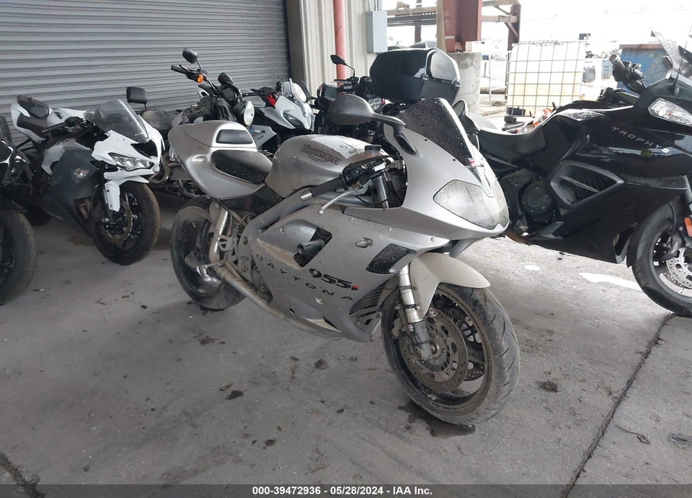 2002 TRIUMPH MOTORCYCLE DAYTONA 955I VIN: SMT502FP82J149003