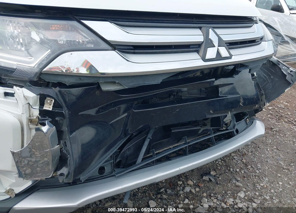 2018 MITSUBISHI OUTLANDER ES VIN: JA4AD2A30JZ049056