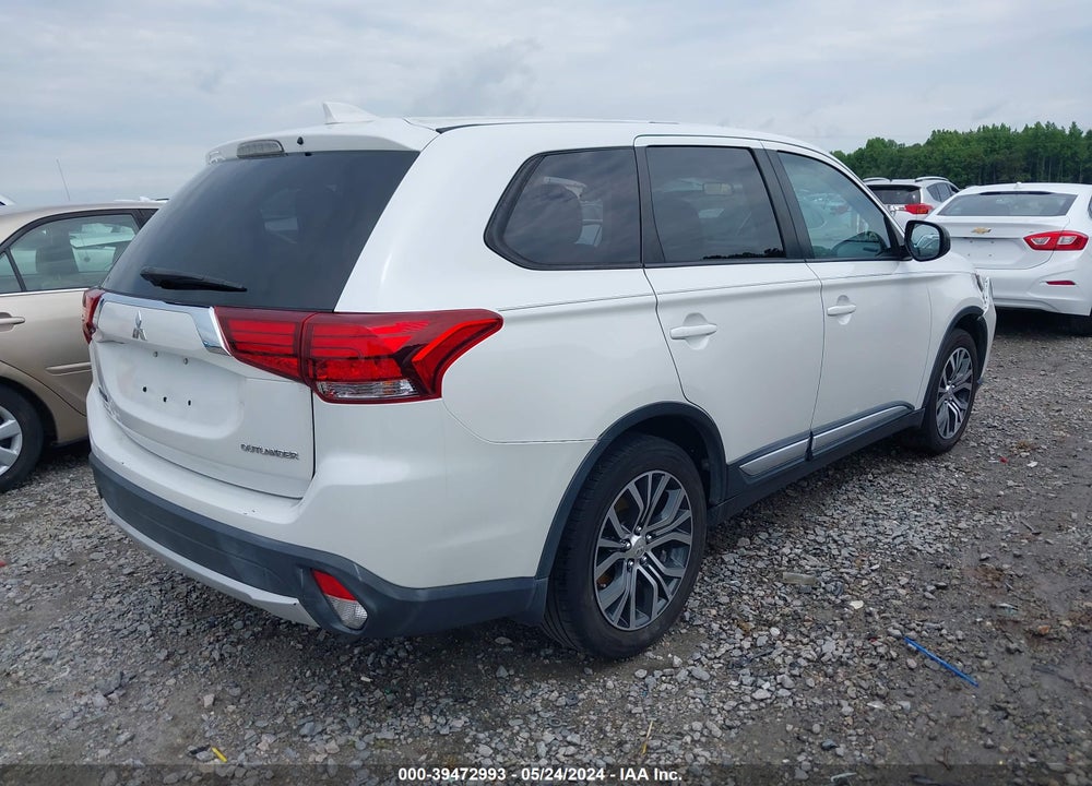 2018 MITSUBISHI OUTLANDER ES VIN: JA4AD2A30JZ049056
