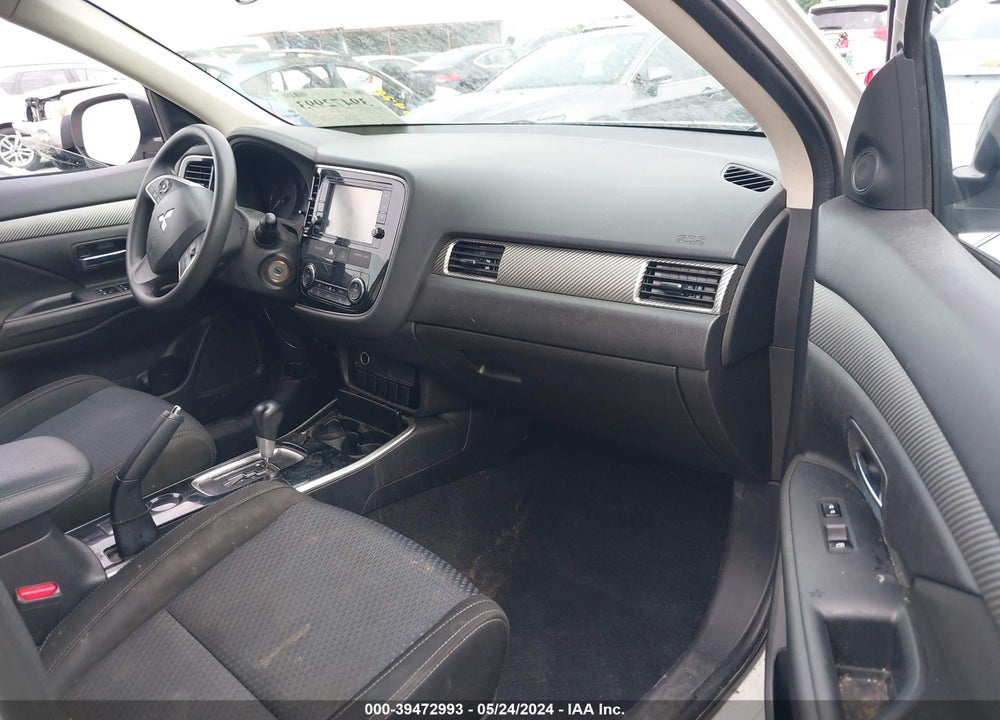 2018 MITSUBISHI OUTLANDER ES VIN: JA4AD2A30JZ049056