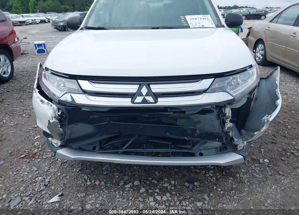 2018 MITSUBISHI OUTLANDER ES VIN: JA4AD2A30JZ049056