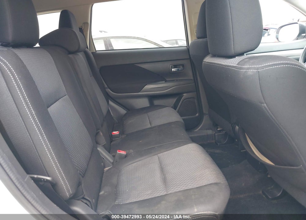 2018 MITSUBISHI OUTLANDER ES VIN: JA4AD2A30JZ049056
