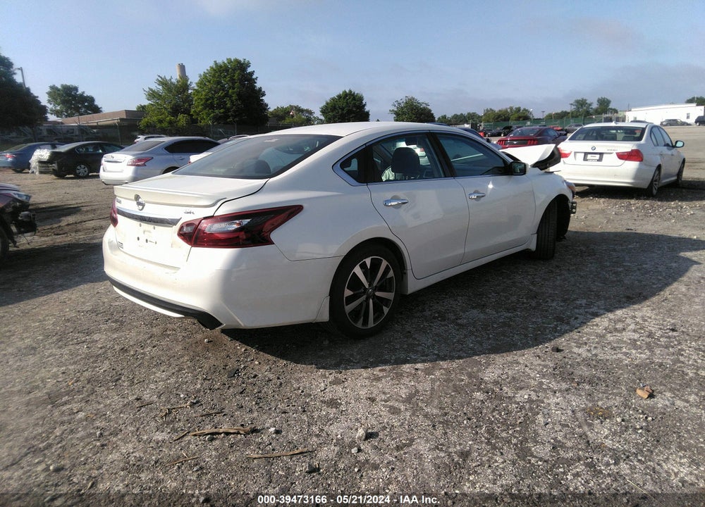 2017 NISSAN ALTIMA 2.5 SR VIN: 1N4AL3AP5HC257082