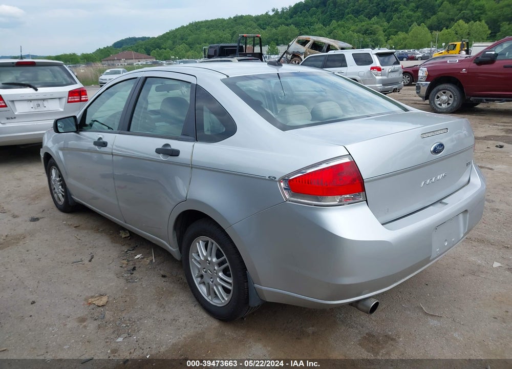 2011 FORD FOCUS SE VIN: 1FAHP3FN5BW105819