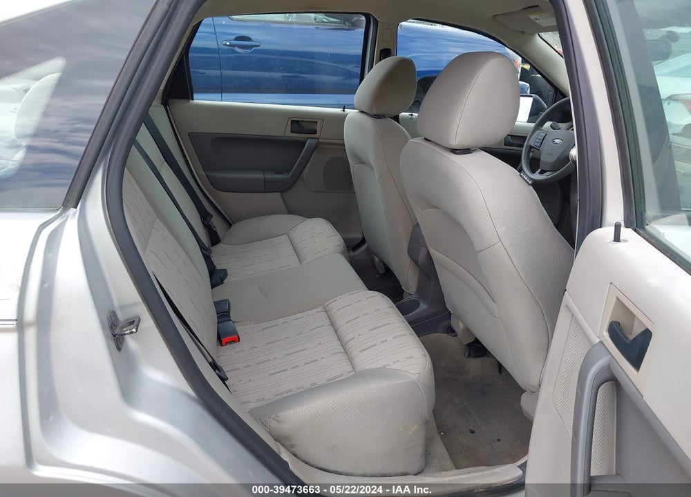 2011 FORD FOCUS SE VIN: 1FAHP3FN5BW105819