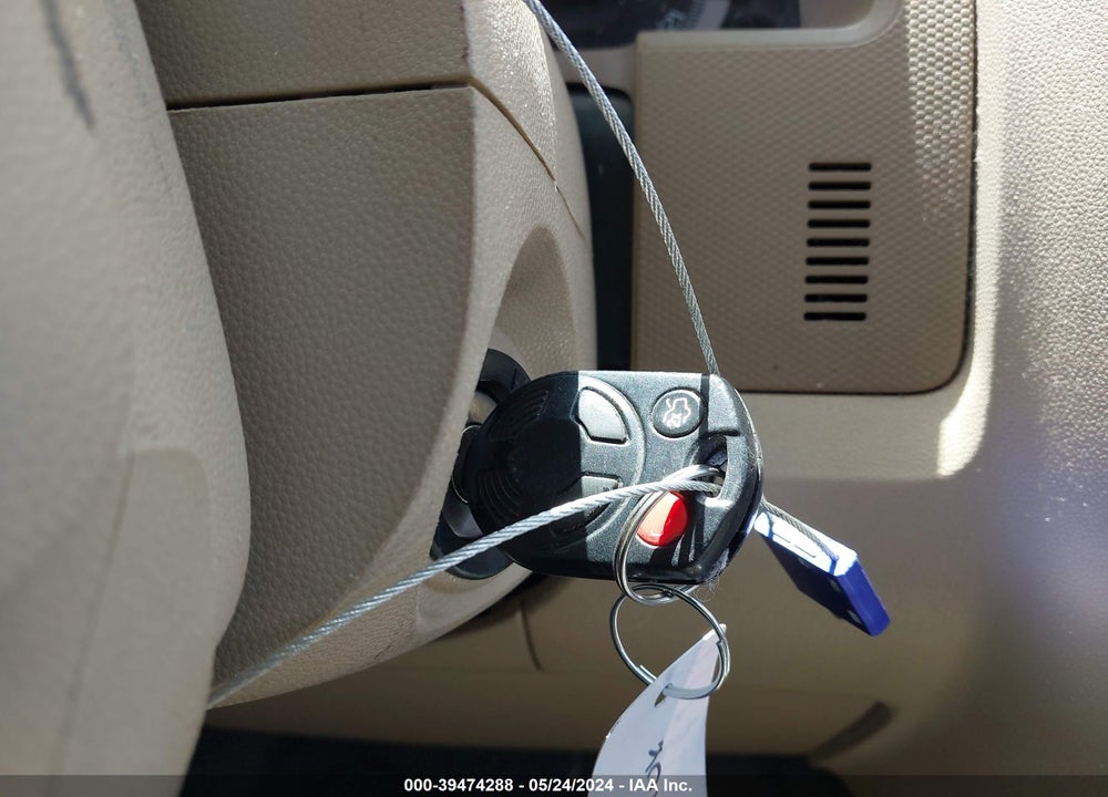 2009 FORD ESCAPE XLT VIN: 1FMCU03799KA26104