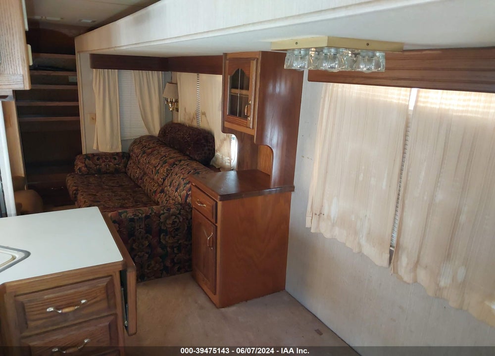 1996 TRAVEL SUPREME M-36 RLTSO VIN: 4TKFW3630T1002904