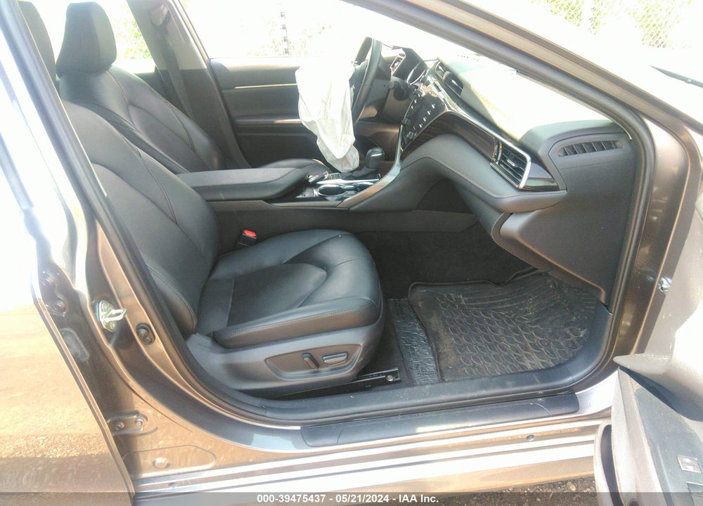 2020 TOYOTA CAMRY XLE VIN: 4T1F11AK4LU884014