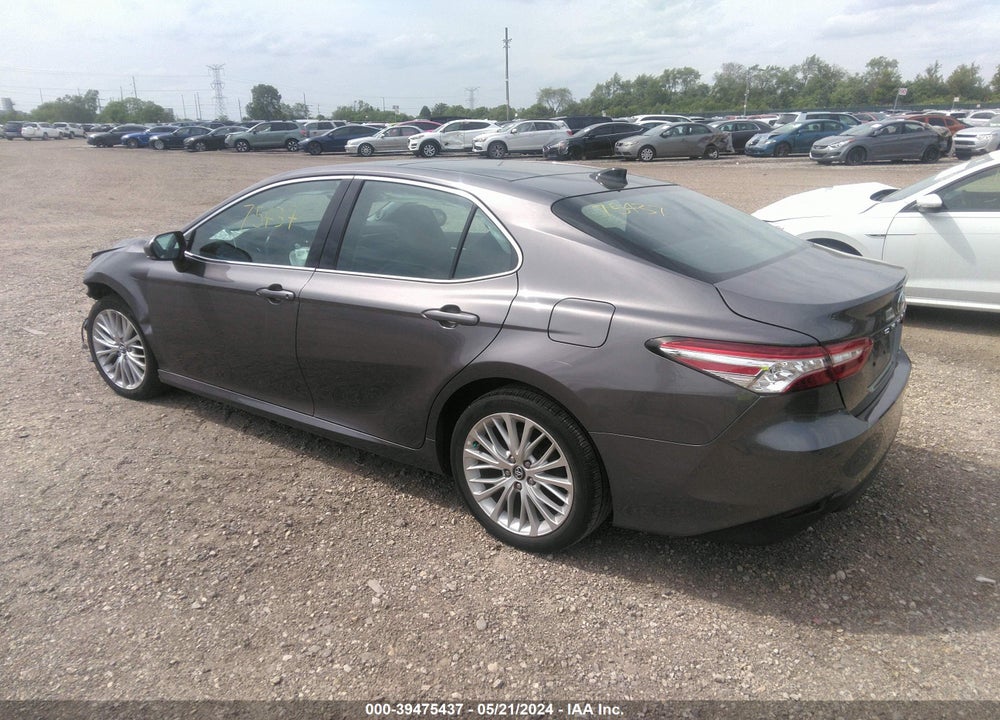2020 TOYOTA CAMRY XLE VIN: 4T1F11AK4LU884014
