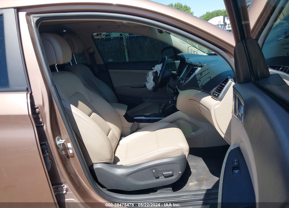 2016 HYUNDAI TUCSON LIMITED VIN: KM8J33A20GU163520