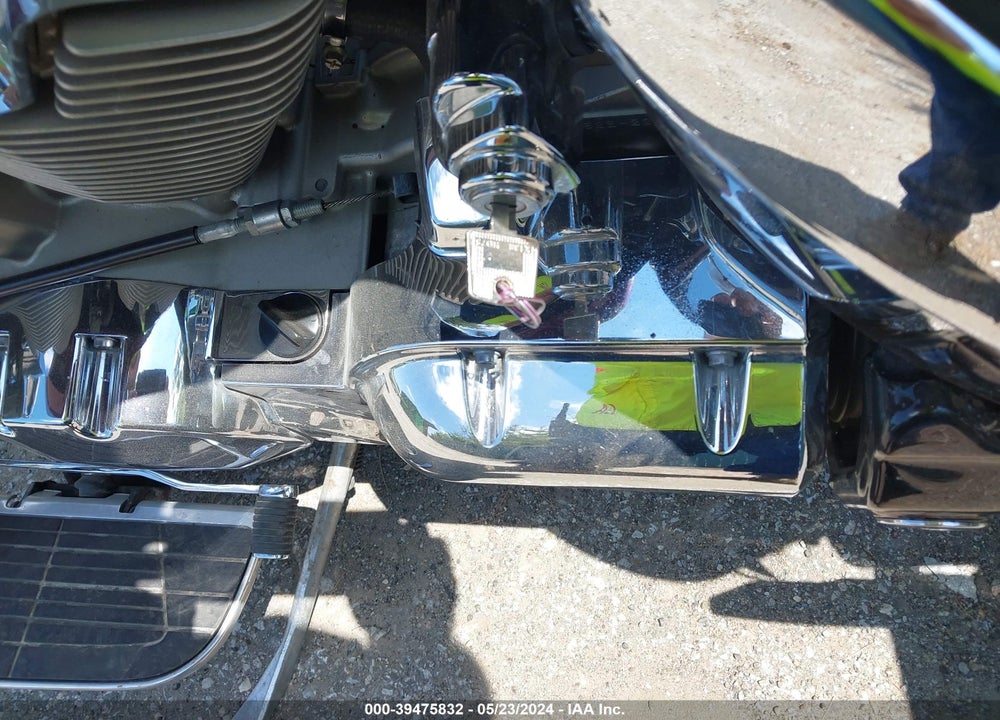 2005 HONDA VTX1300 R VIN: 1HFSC52395A201858