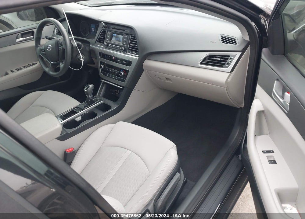 2015 HYUNDAI SONATA SE VIN: 5NPE24AF3FH186025