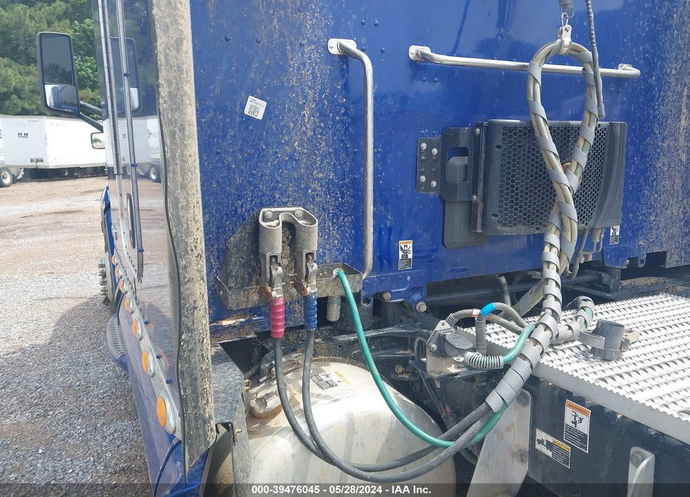 2020 PETERBILT 579 VIN: 1XPBDP9X8LD653578