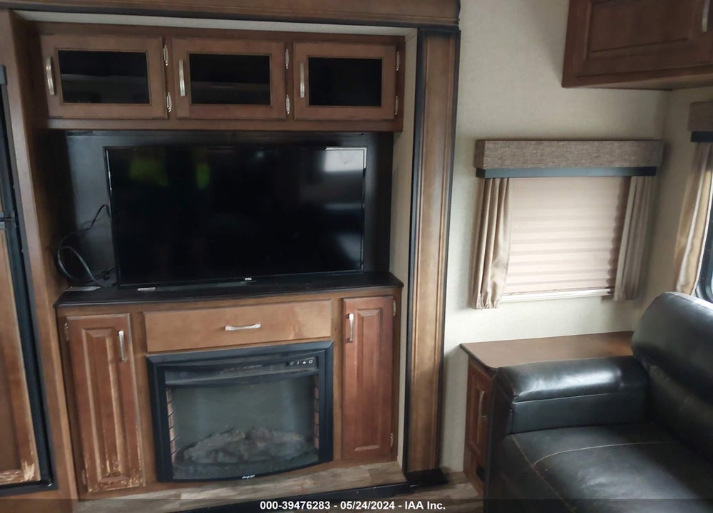 2018 GRANDVILLA REFLECTION 297 RS TS VIN: 573TR3423J3318137