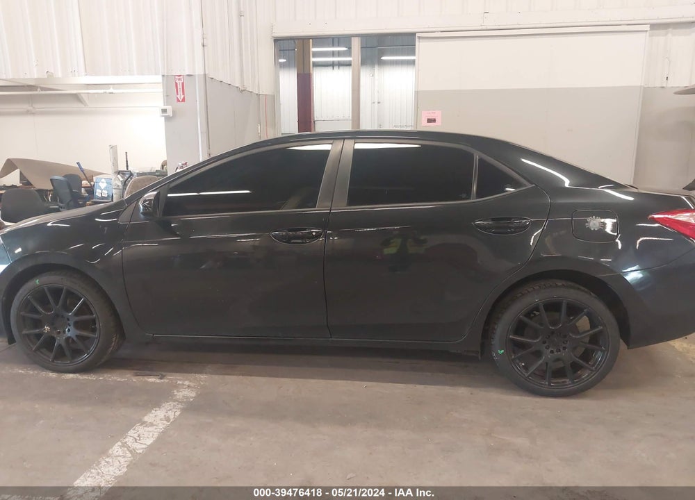 2018 TOYOTA COROLLA LE VIN: 5YFBURHE6JP826487