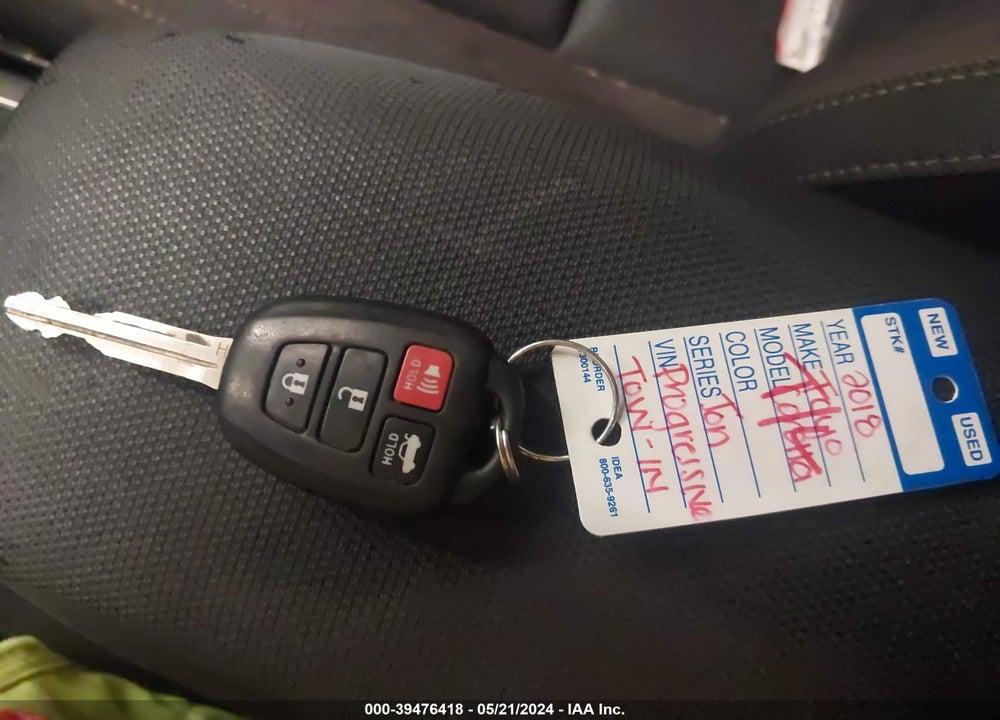 2018 TOYOTA COROLLA LE VIN: 5YFBURHE6JP826487