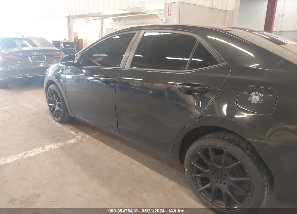 2018 TOYOTA COROLLA LE VIN: 5YFBURHE6JP826487