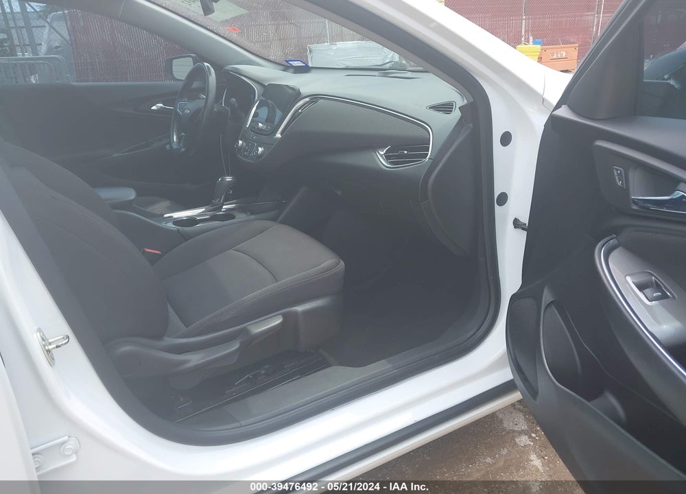 2018 CHEVROLET MALIBU LT VIN: 1G1ZD5ST6JF157037