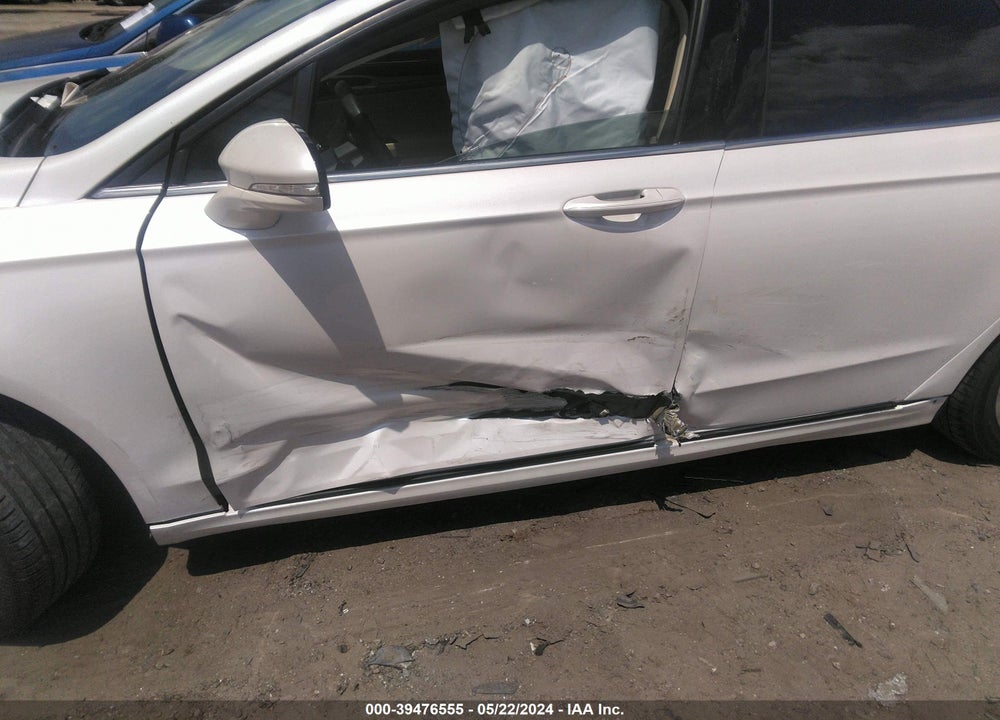 2015 FORD FUSION SE VIN: 3FA6P0HD7FR137156