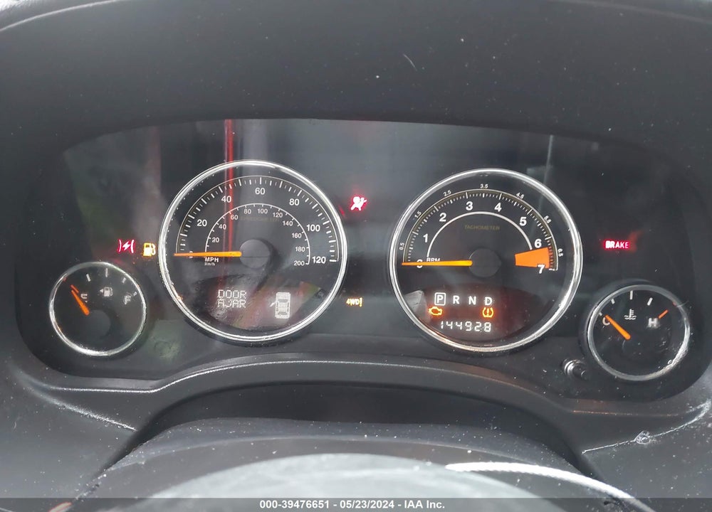 2014 JEEP COMPASS LATITUDE VIN: 1C4NJDEB0ED500941
