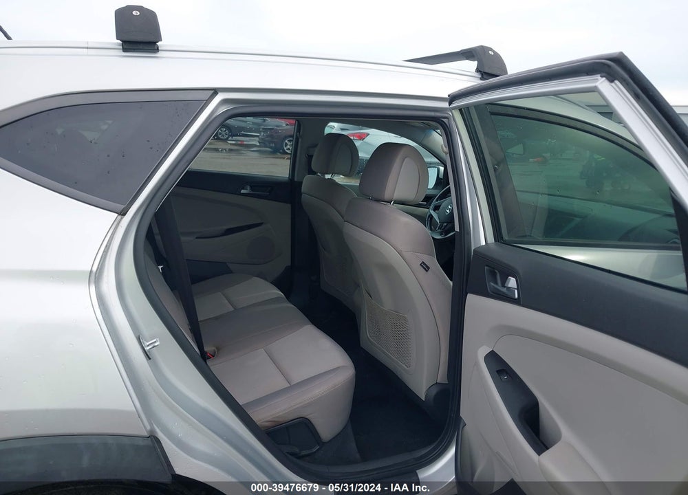 2016 HYUNDAI TUCSON SPORT VIN: KM8J33A22GU194056