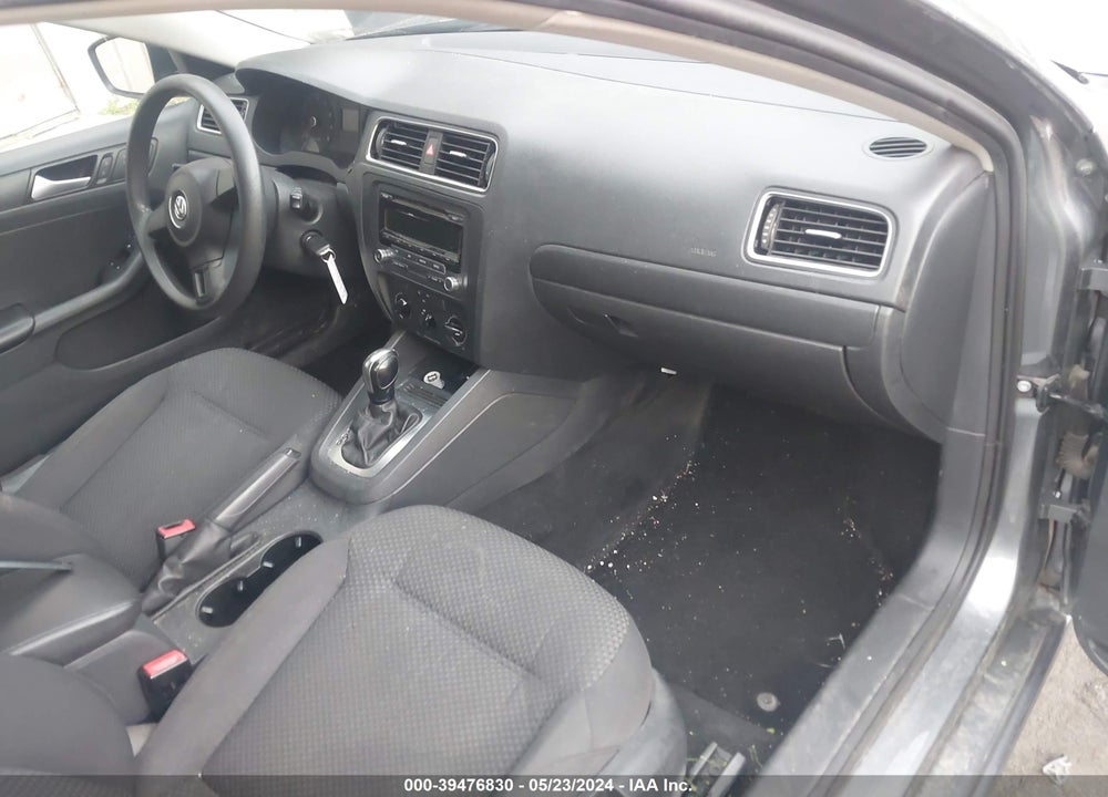 2014 VOLKSWAGEN JETTA 2.0L S VIN: 3VW2K7AJ2EM238050