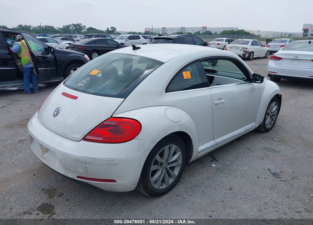 2013 VOLKSWAGEN BEETLE 2.0L TDI VIN: 3VWJL7AT8DM610452