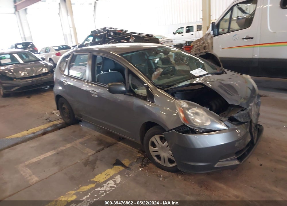 2011 HONDA FIT VIN: JHMGE8H31BC027267
