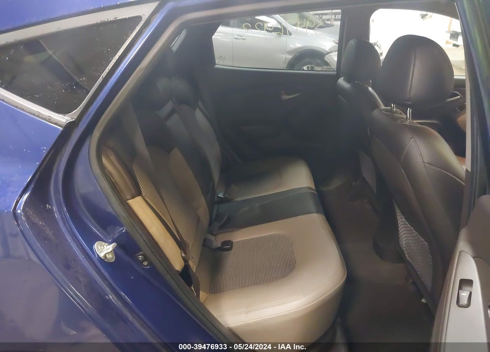 2011 HYUNDAI TUCSON GLS VIN: KM8JUCAC2BU225255