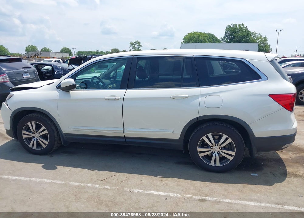 2017 HONDA PILOT EX VIN: 5FNYF5H3XHB025823