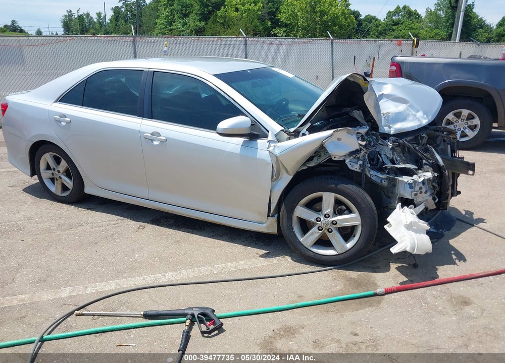 2014 TOYOTA CAMRY SE VIN: 4T1BF1FK1EU759631