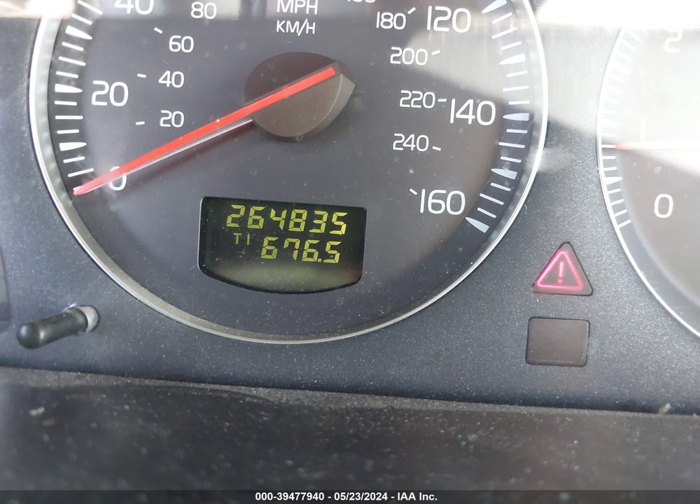2004 VOLVO XC90 2.5T VIN: YV1CY59H941054936