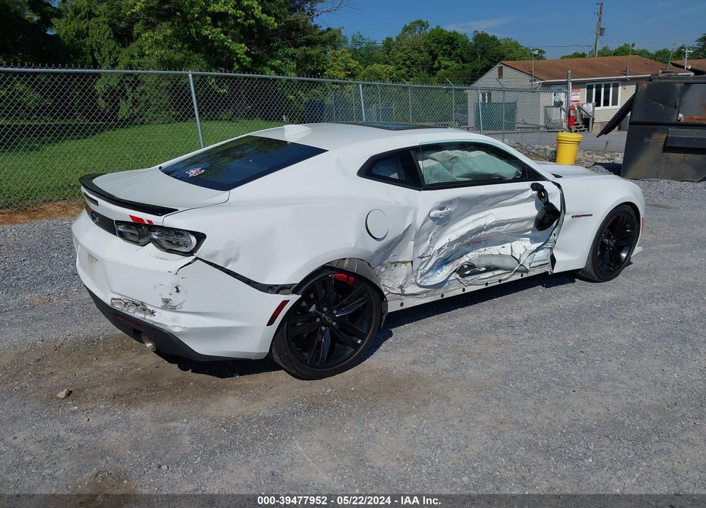 2022 CHEVROLET CAMARO RWD 2LT VIN: 1G1FD1RXXN0105858