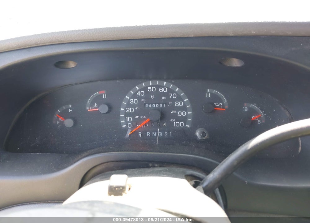 1998 FORD CLUB WAGON XL/XLT VIN: 1FBNE31L2WHC10969