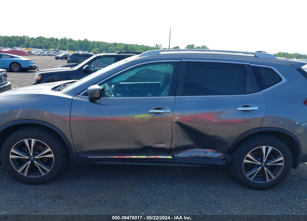 2017 NISSAN ROGUE SL VIN: 5N1AT2MV4HC888321