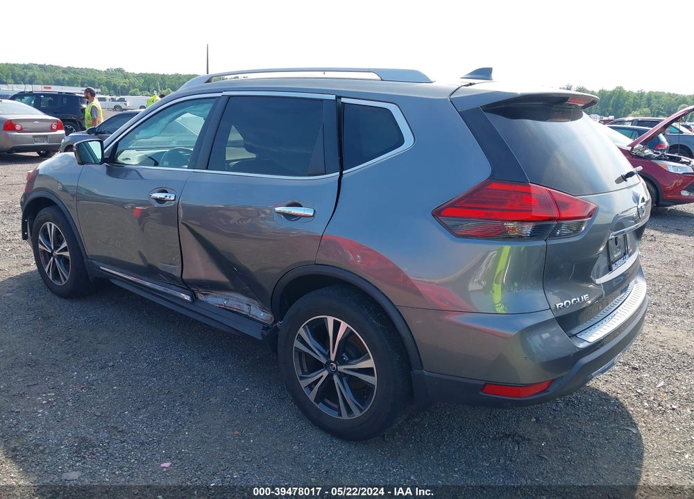 2017 NISSAN ROGUE SL VIN: 5N1AT2MV4HC888321