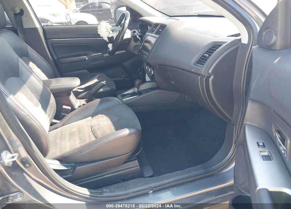 2018 MITSUBISHI OUTLANDER SPORT 2.4 SE VIN: JA4AP3AW5JU012041