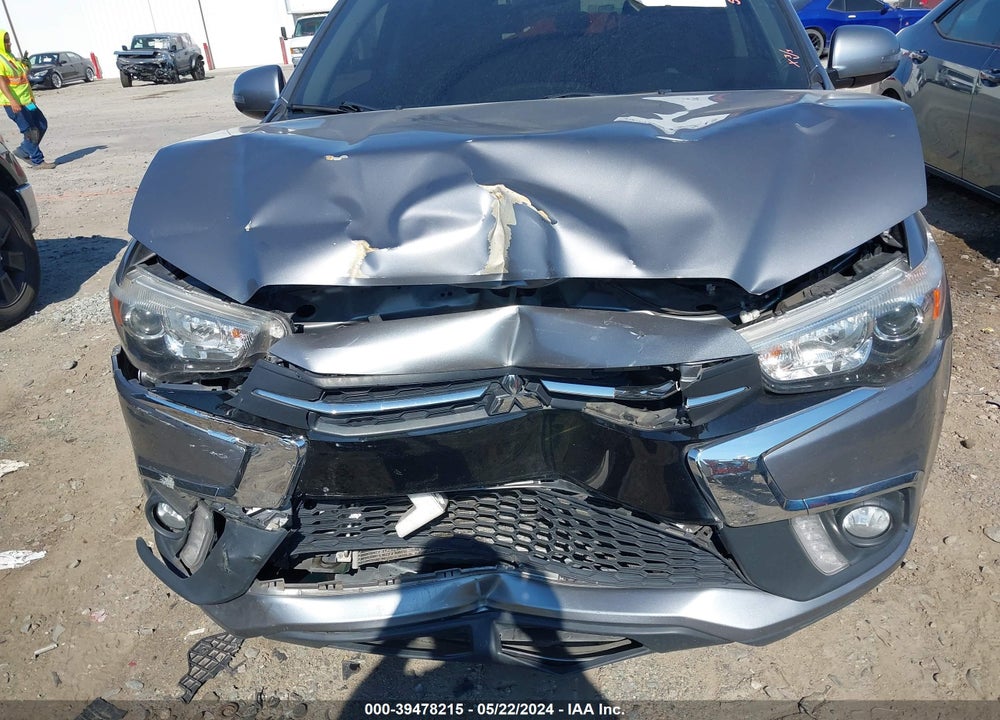 2018 MITSUBISHI OUTLANDER SPORT 2.4 SE VIN: JA4AP3AW5JU012041
