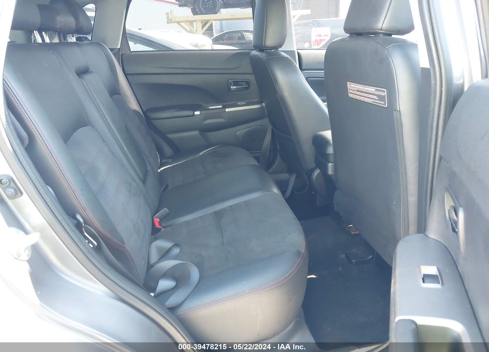 2018 MITSUBISHI OUTLANDER SPORT 2.4 SE VIN: JA4AP3AW5JU012041