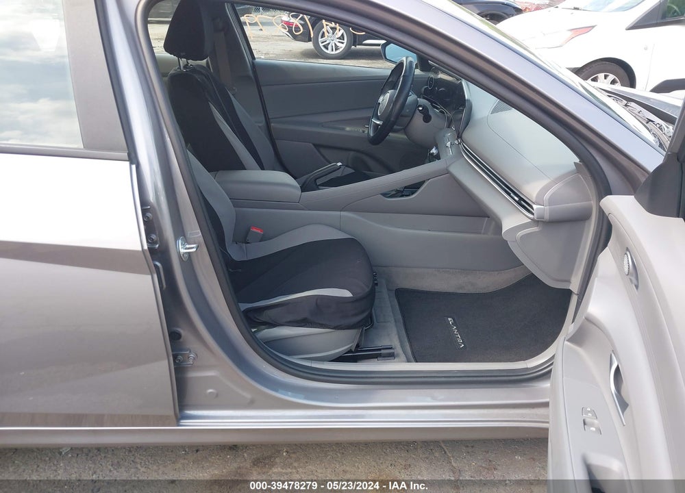 2024 HYUNDAI ELANTRA SEL VIN: KMHLM4DG9RU653427