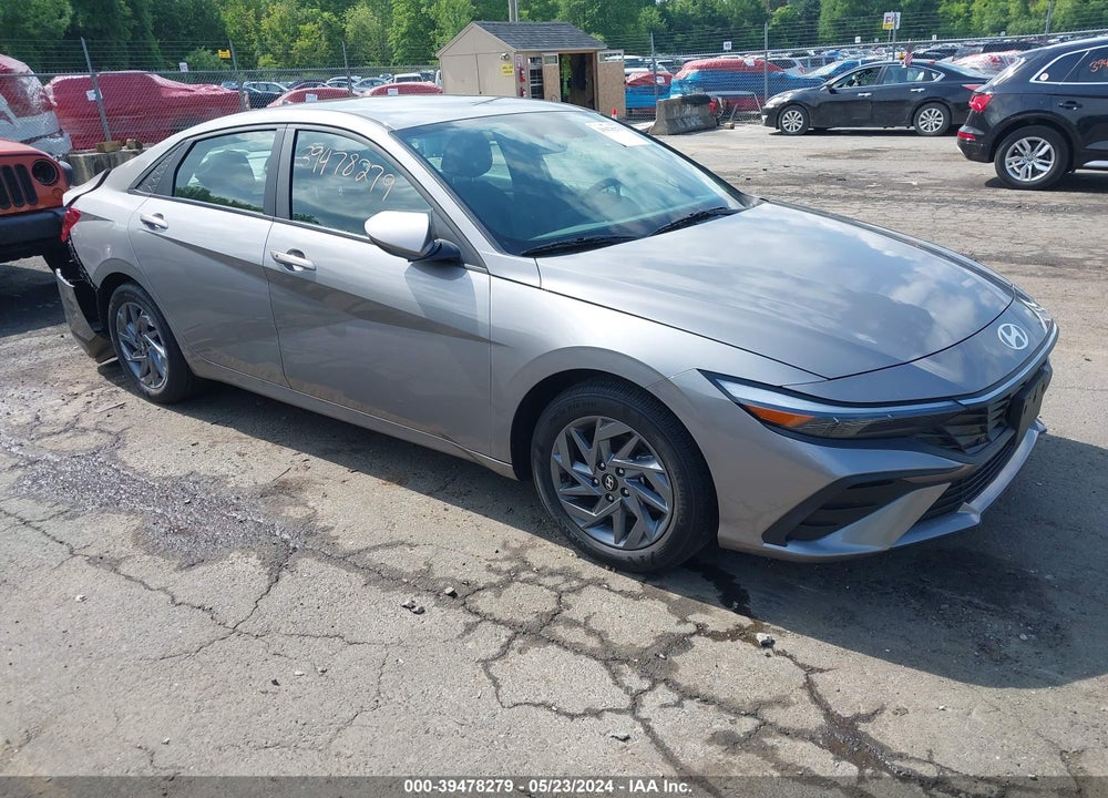 2024 HYUNDAI ELANTRA SEL VIN: KMHLM4DG9RU653427