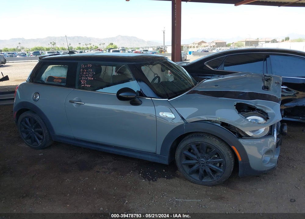 2016 MINI HARDTOP COOPER S VIN: WMWXP7C51G3B33966