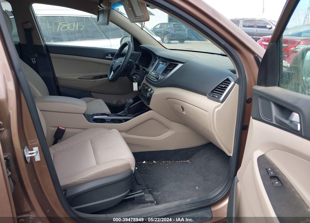 2016 HYUNDAI TUCSON SE VIN: KM8J23A46GU206391