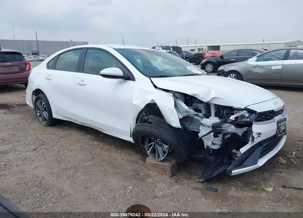 2024 KIA FORTE LXS VIN: 3KPF24AD7RE737827