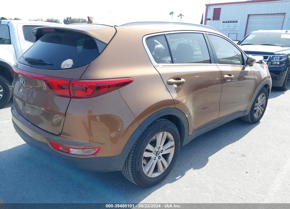 2018 KIA SPORTAGE LX VIN: KNDPM3AC7J7460309