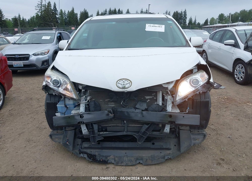 2013 TOYOTA SIENNA XLE 7 PASSENGER VIN: 5TDDK3DC8DS059687